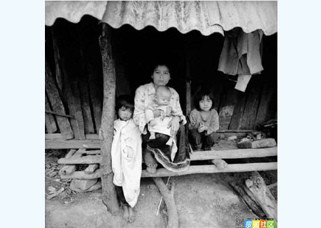 这是一组中国<em>西部</em>贫困地区<em>女性</em>的生活的真实