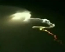 实拍新墨西哥州罗斯威尔疑似UFO摧毁导弹