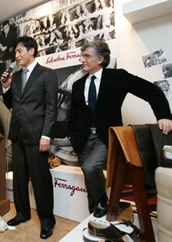 Ferragamo男士鞋履及配飾產品總監 Javier Suarez