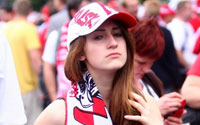 波兰美女球迷观战支持祖国