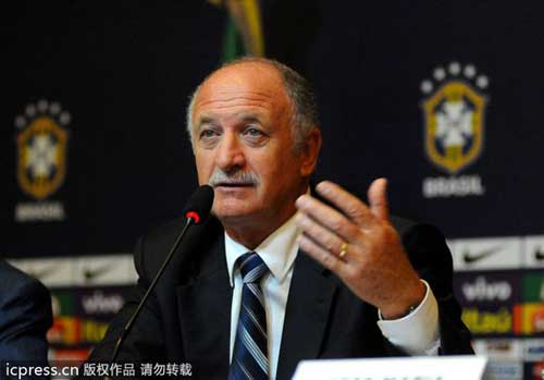 斯科拉里正式担纲巴西主教练 佩雷拉任技术总