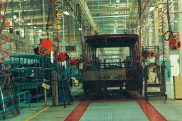 1998年10月28日，亚洲最大的客车生产基地在宇通建成。