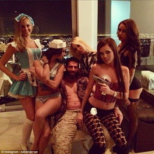 �˿˹ھ��Ÿ�ӵ����Ů