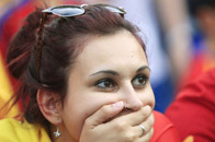 每日表情：西班牙球迷伤心