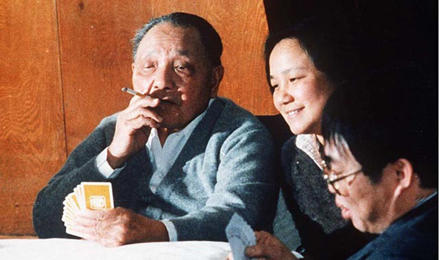 90后准新娘被丢水塘图片