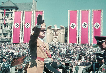 德国吞并奥地利 希特勒举行阅兵仪式庆祝