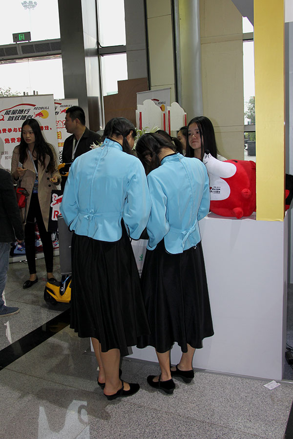 流动的活体广告 武汉车展巡展兼职哪家强-长安