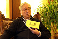 舞台上的演员不过是一只蚂蚁