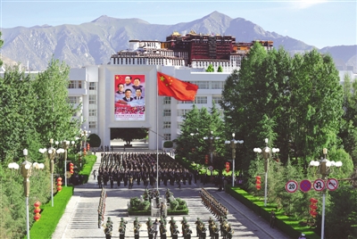 西藏举行五位领导人画像揭幕仪式 中央将赠画