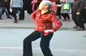 大妈魔鬼步伐狂飙广场舞