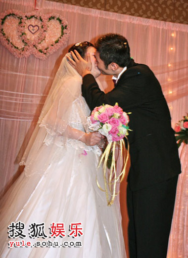 组图:刘炜与王卫婷完婚 姚明和众亲朋好友捧场