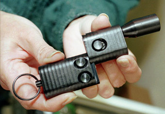 空检违禁品:手枪被伪装成钥匙扣